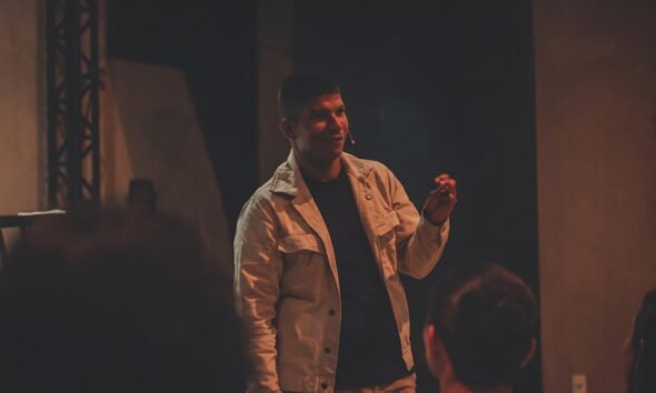 O pastor Marcos Jr., da Comunidade Aljava. Foto: Divulgação.